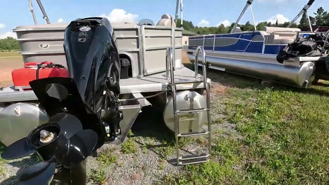 New 2022 Princecraft Vectra 15 Pontoon Boat For Sale in Holcombe, WI