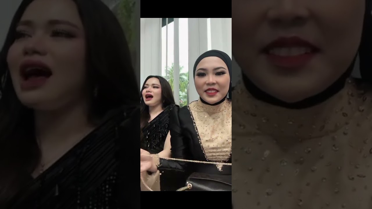 Live Selfi yamma bersama teman Lida di acara pernikahan cahu dan Aulia da