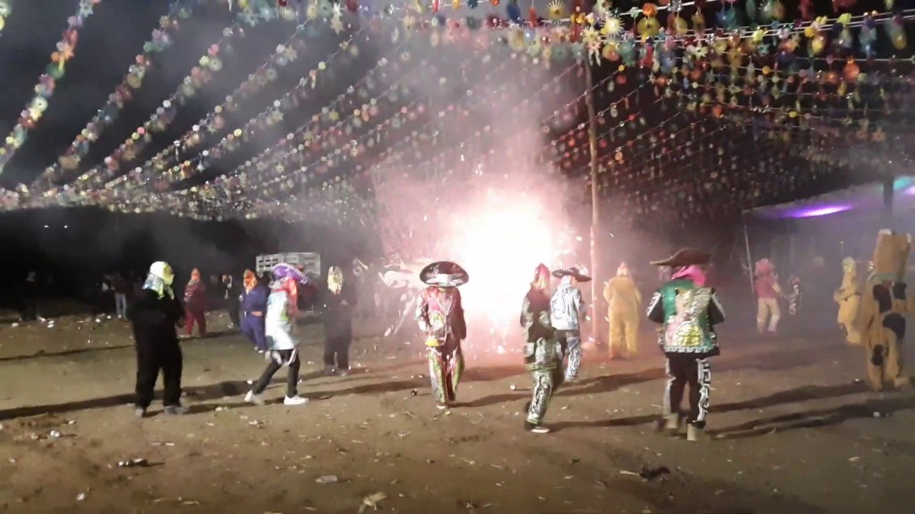 Carnaval De Gandho Tecozautla - Torito Gigante 1000 Buscapies 2025