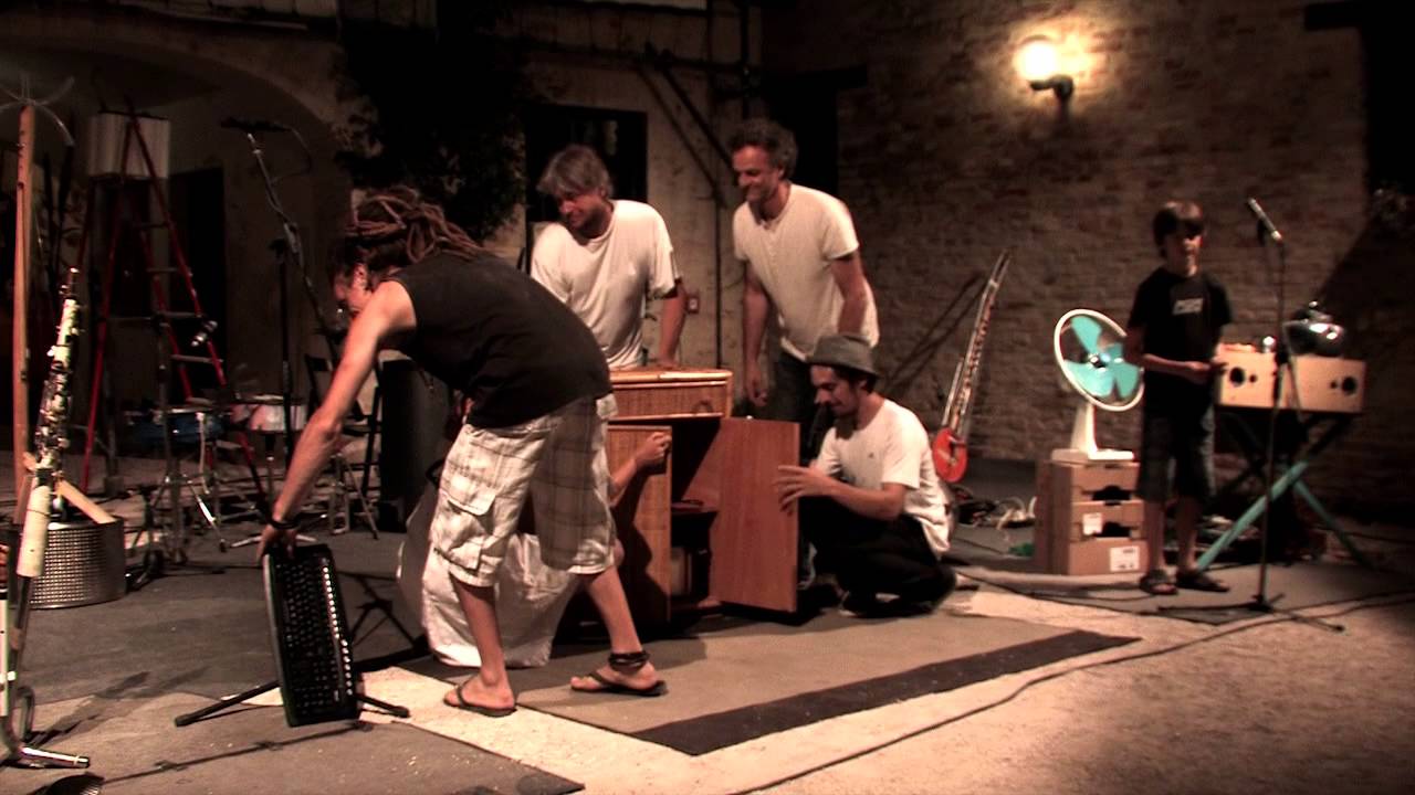 De L'Objet Recyclé à La Création Musicale - Polverigi 2013