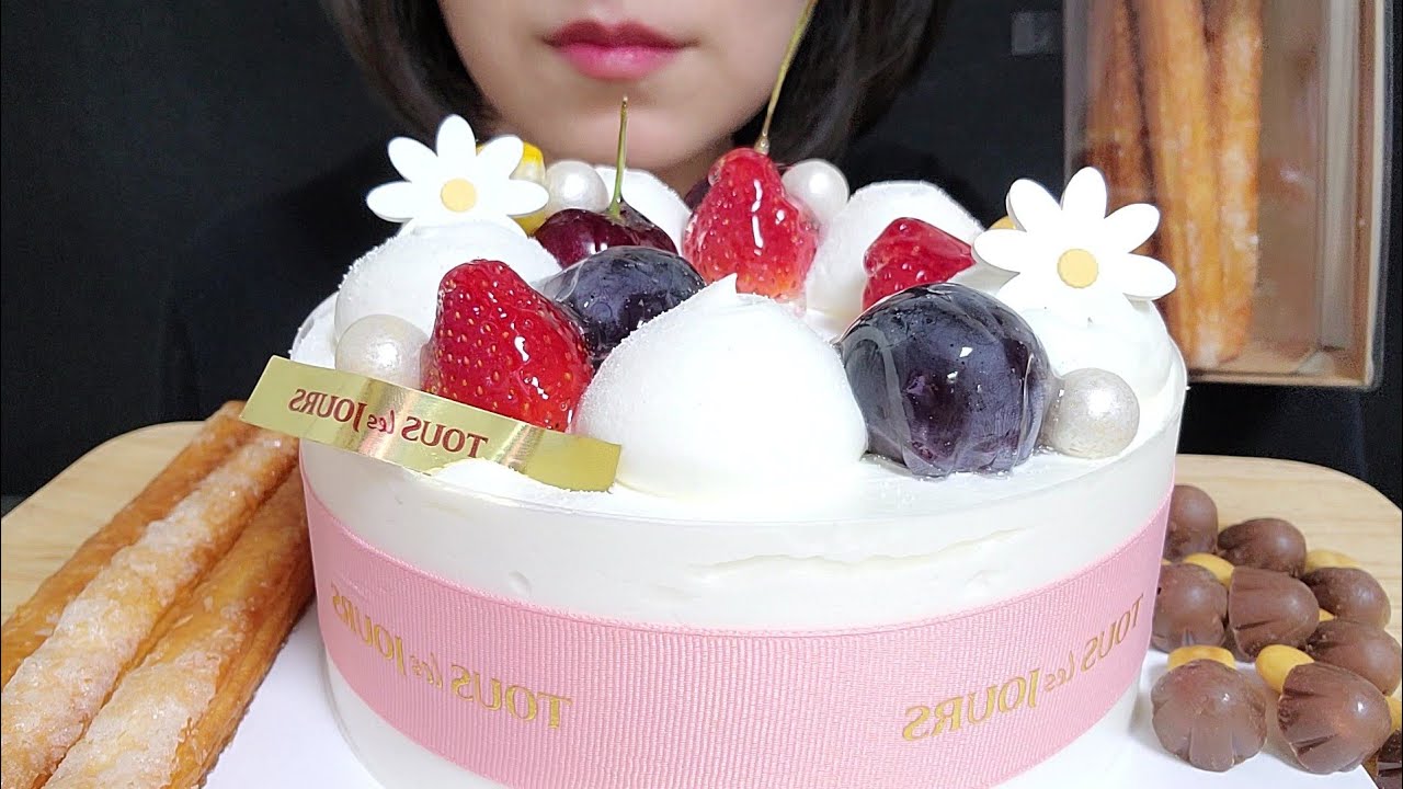 [4만 명 구독 감사합니다  Thank you so much for 40,000 subscribers.🤗] 뚜레쥬르 생크림 케이크, Cream Cake mukbang