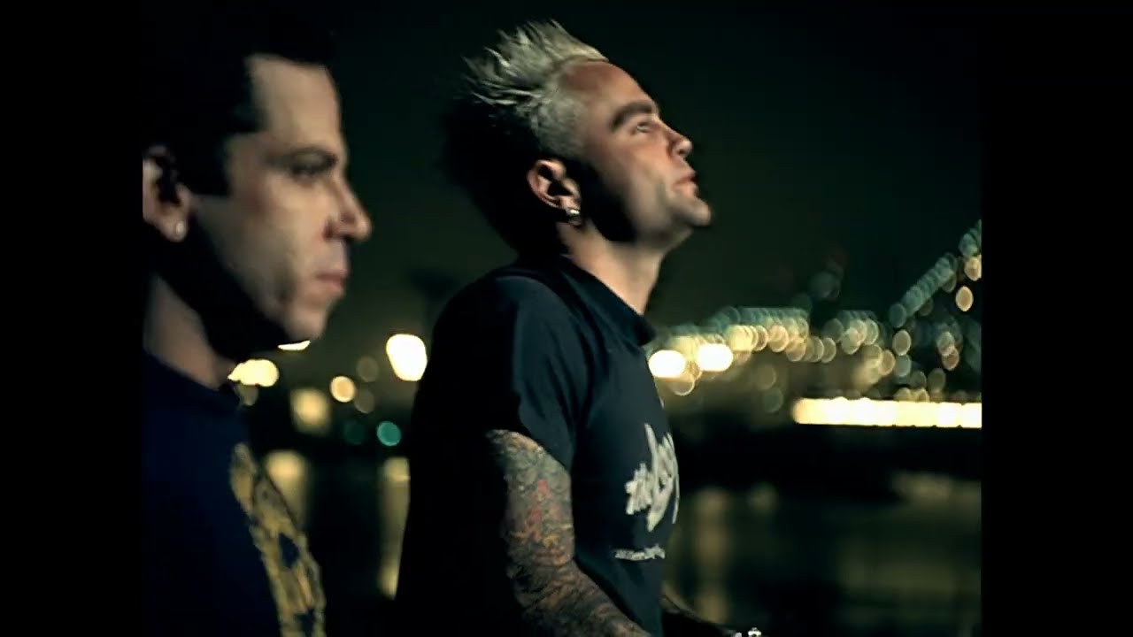 Crazy Town &ndash; Drowning (REMASTERIZADO)