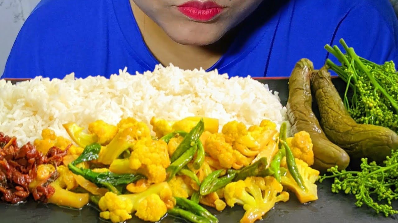 MUKBANG EATING / SPICY BEAN PASTE CURRY AND STIRFRY CAULIFLOWER WITH RICE