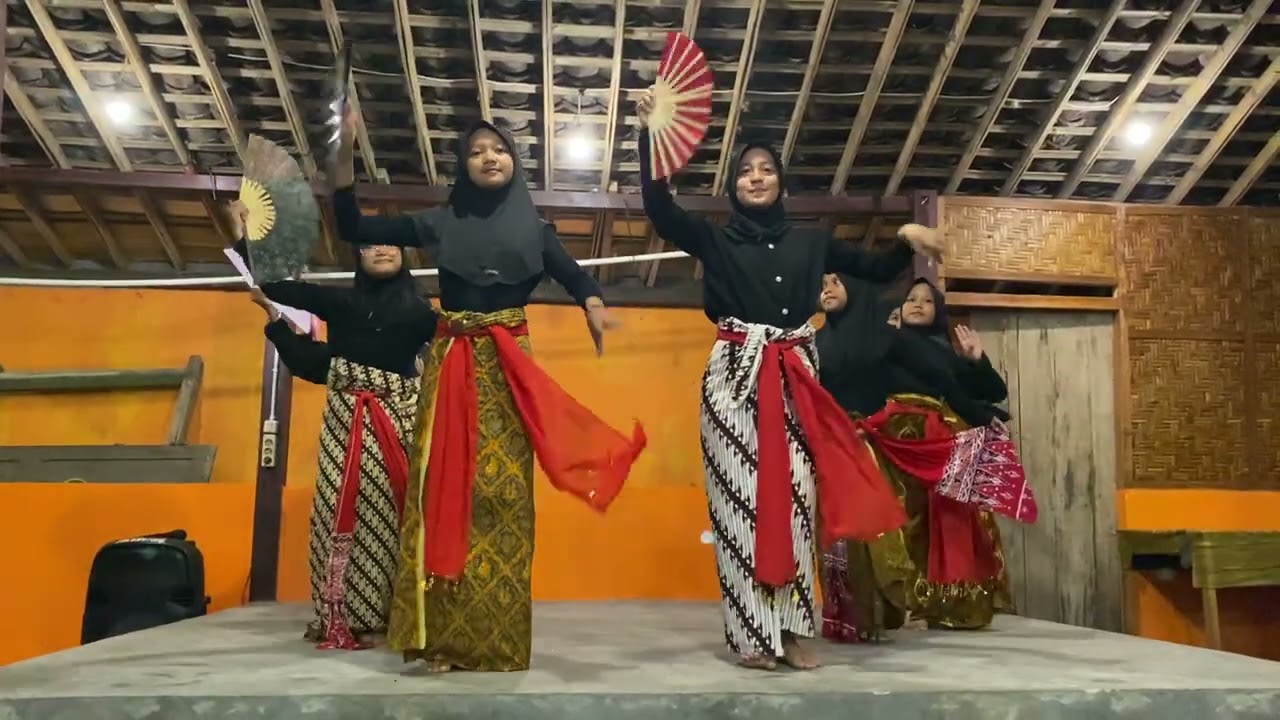 Perform Alika pas kemah kelas 5