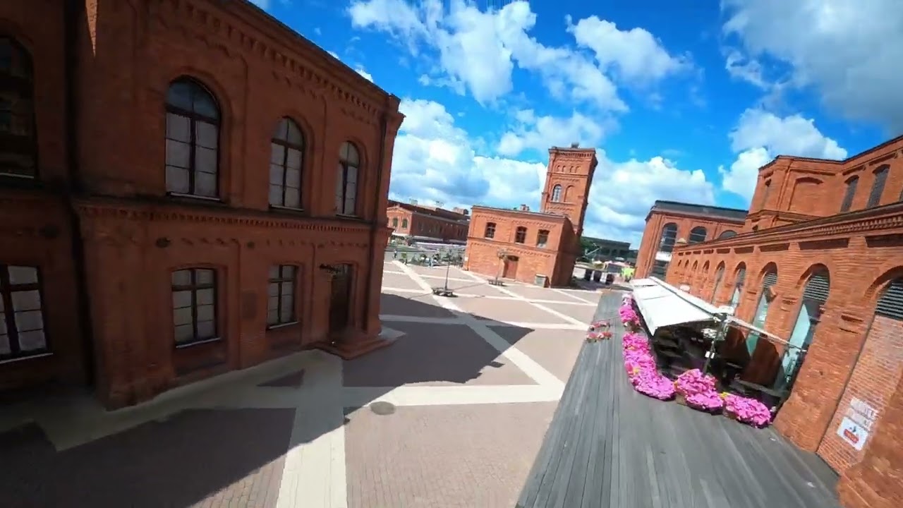 Manufaktura Łódź. Dron FPV Nazgul Ewoque F5X 4K