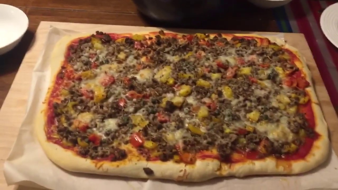 YUMMIEST PIZZA!!!  Making Ground Beef Pizza