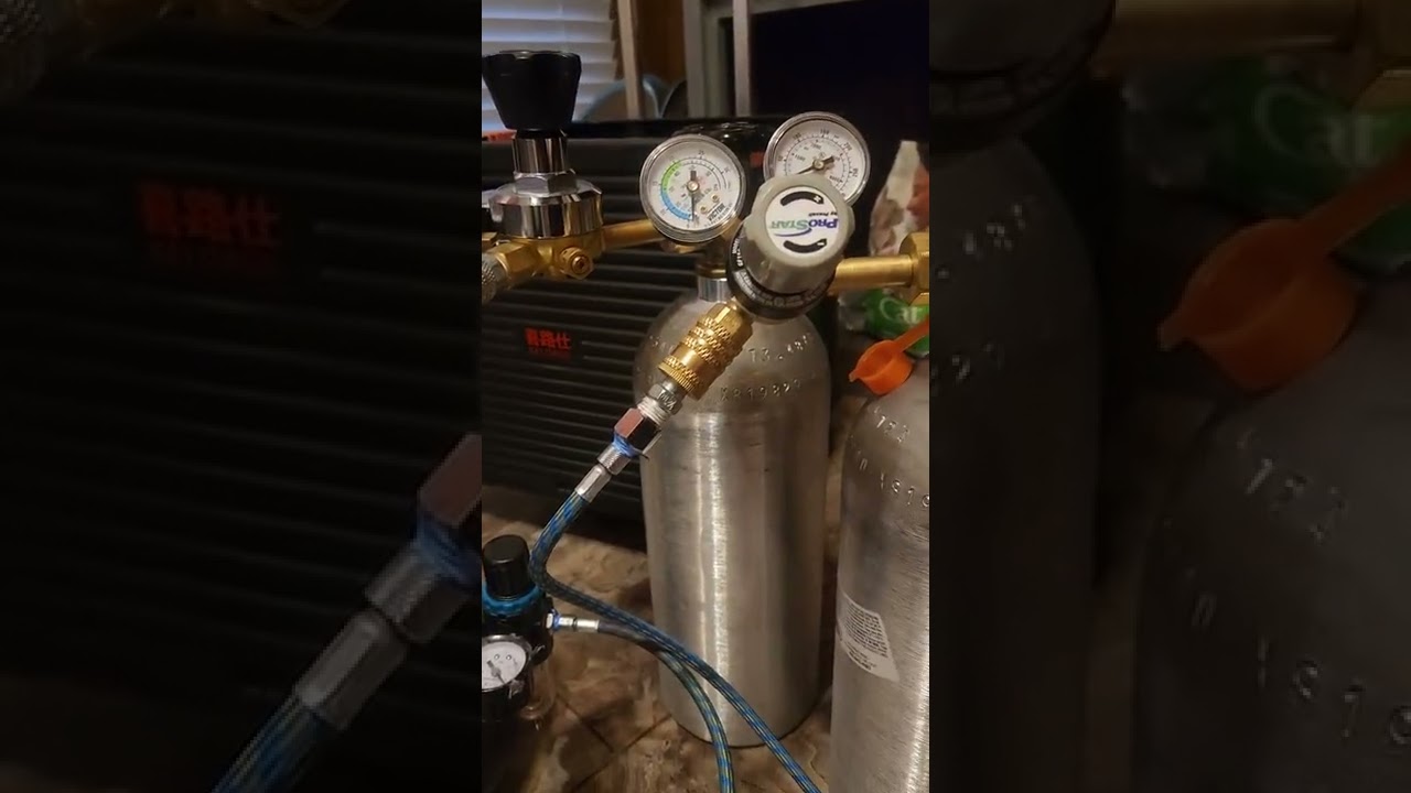 How to use Co2 vs Compressor for airbrushing.