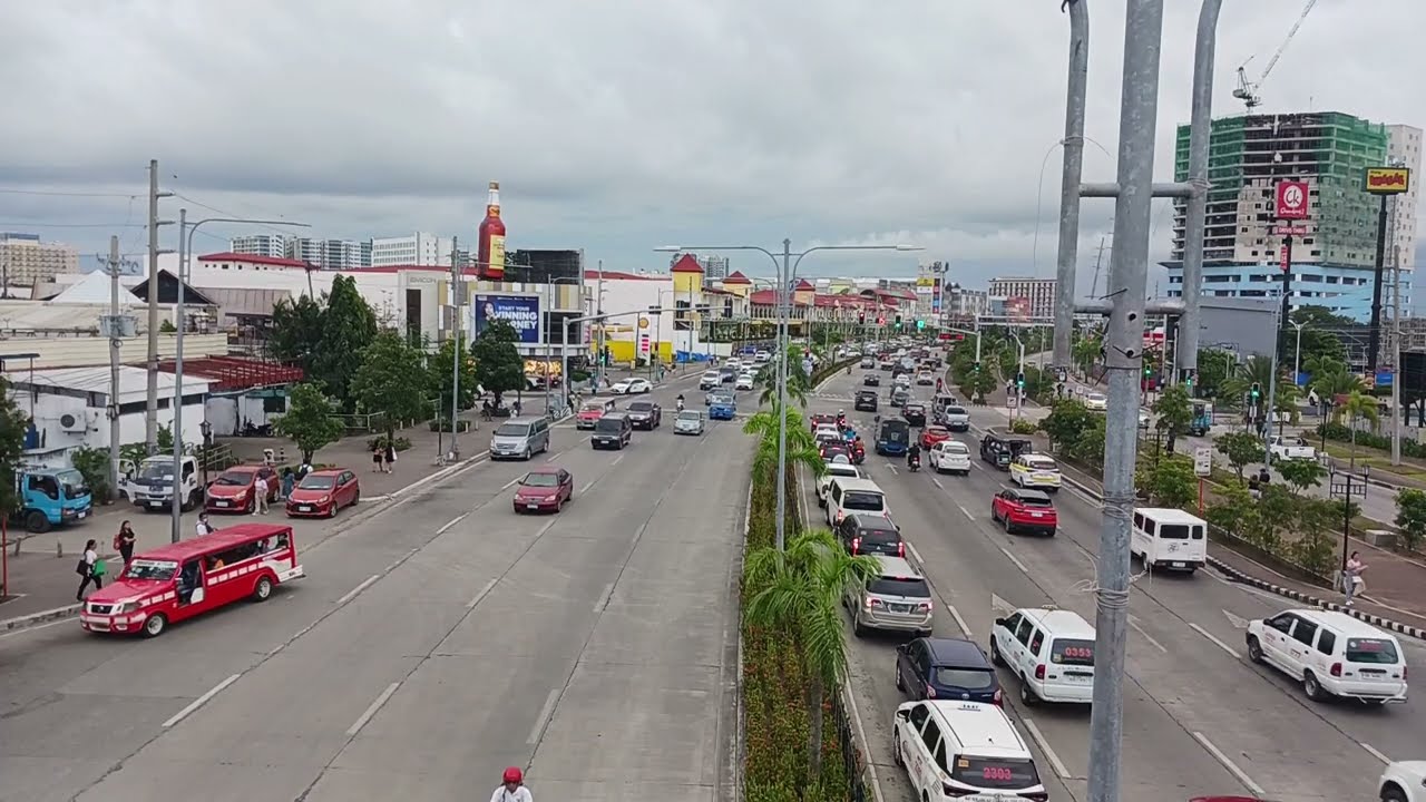 Traffic in Iloilo Philippines Diversion Road Sights and Sounds