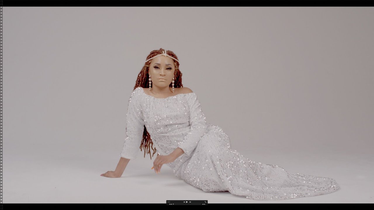 Zaena Morisho - Holy Official Video