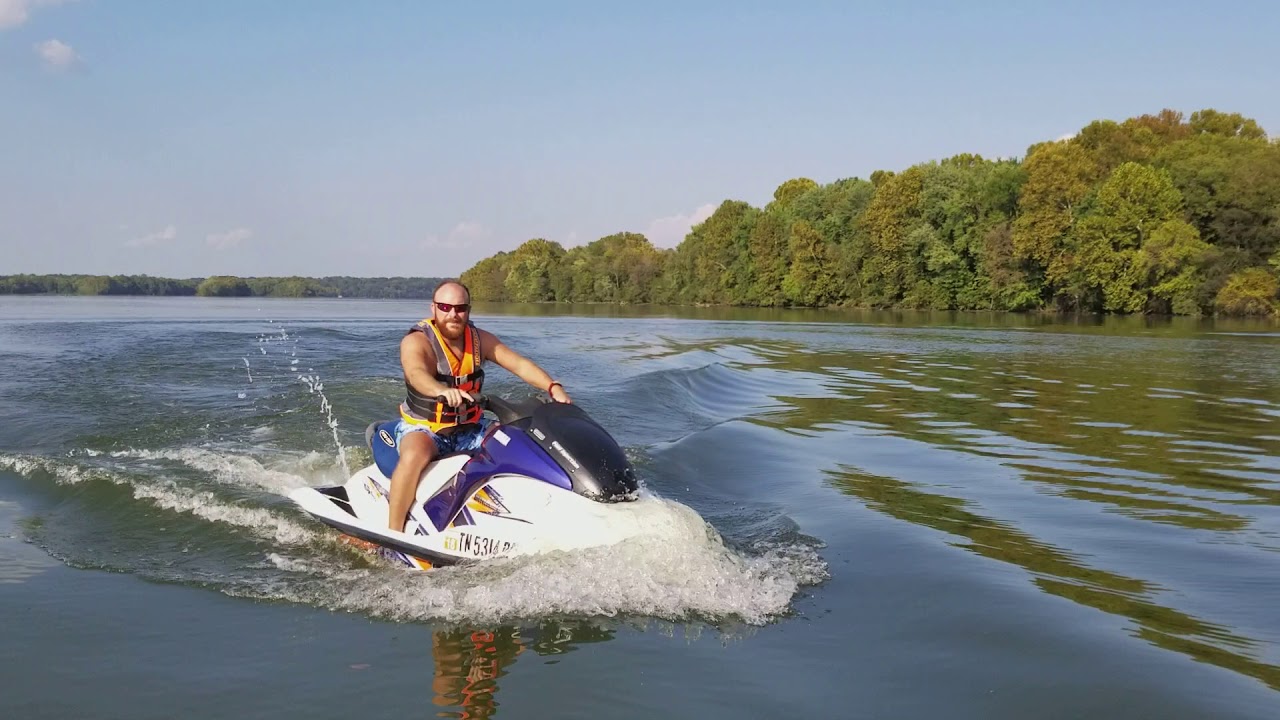 Yamaha Gp1300r smokes Waveraider wide open throttle