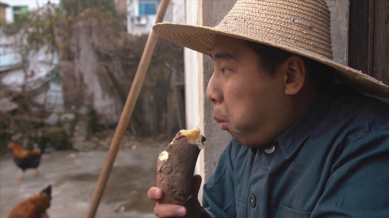 【野食小哥】之你不在家父母都吃什麼，帶著黃花魚和稻花香大米去看看老父親吧
