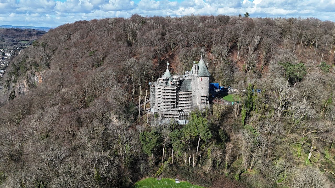 Castell Coch. A Castle Under Construction! 🏰🏗️👷👷‍♀️🧰🚧
