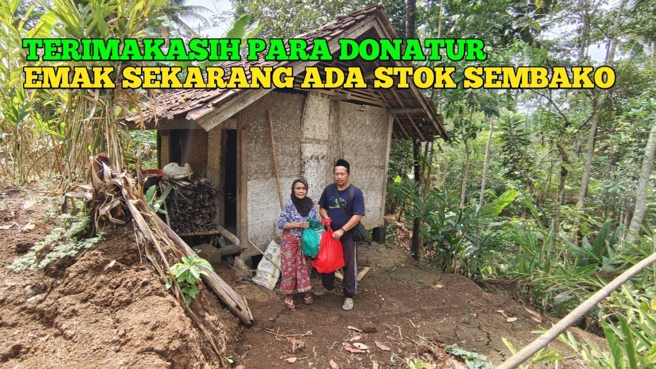 Masya Allah!! Nenek Tua ini Tinggal Sendiri, Di Rumah Satu Petak Saja