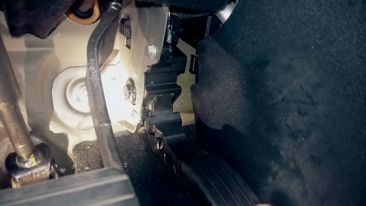 Как убрать скрип и залипание педали газа на Renault Megane 3 DCI - Auto VLOG