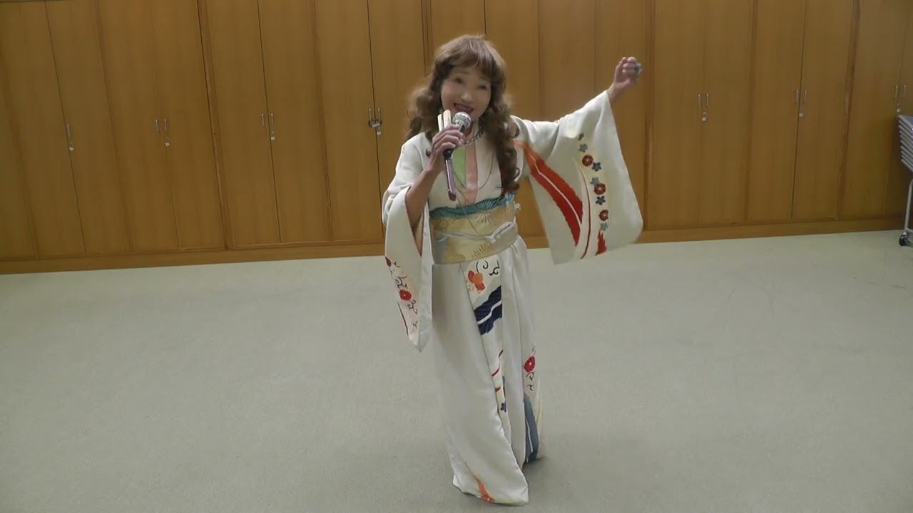 千美歌が「車屋さん」芸者になったつもり「都々逸」も披露「美空ひばり」さんの曲　踊りながら歌っています。二曲入り　chibika