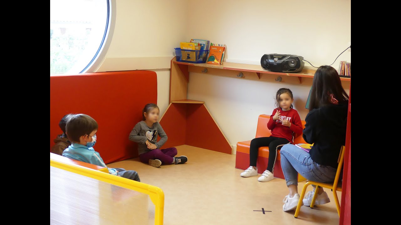 Retour des enfants à l'école à Cerizay