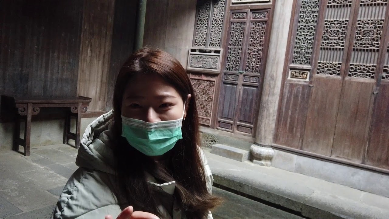 徽州黟县卢村木雕古宅 : The ancient house in China.