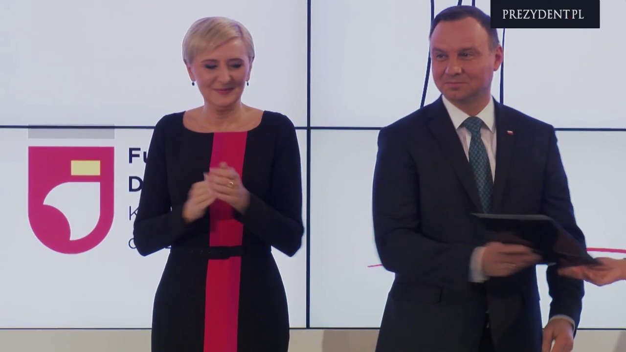 Stypendia dla dzieci poległych lub rannych funkcjonariuszy