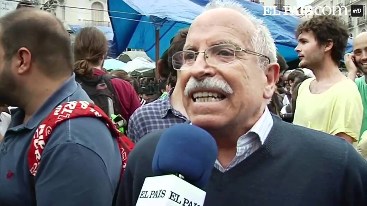 Jóvenes y no tan jóvenes indignados, en la Puerta del Sol