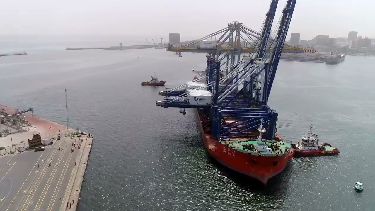 TakeOff-Film sur la livraison des portiques à DP WORLD Dakar-DP WORLD