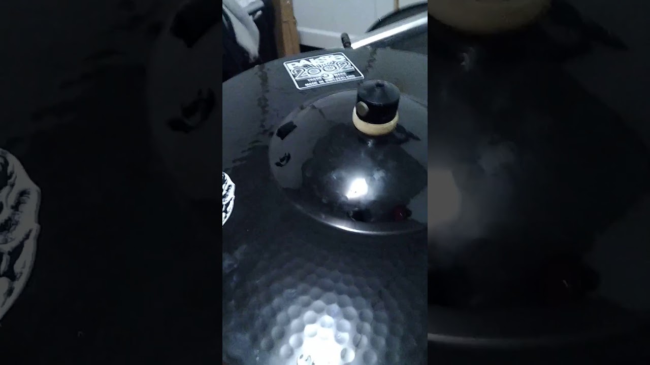 Meinl Vs Paiste Big Bell Rides (sound demo & comparison)