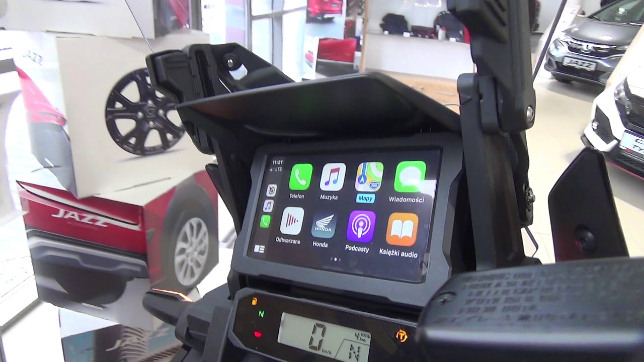 Apple CarPlay Honda Africa Twin 1100 (2020) (PL,EN subtitles)
