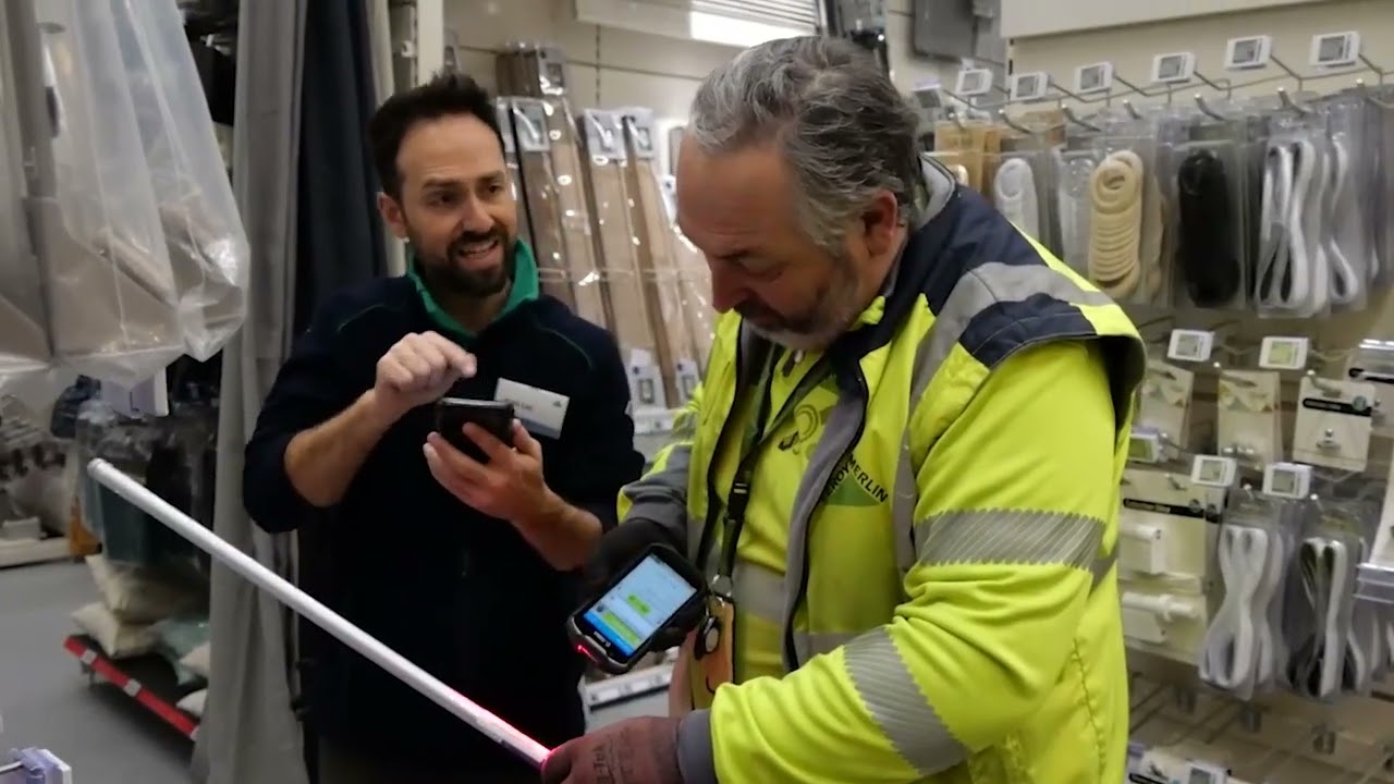 Elixer les métiers - Découvrir le métier de préparatrice et préparateur de commandes