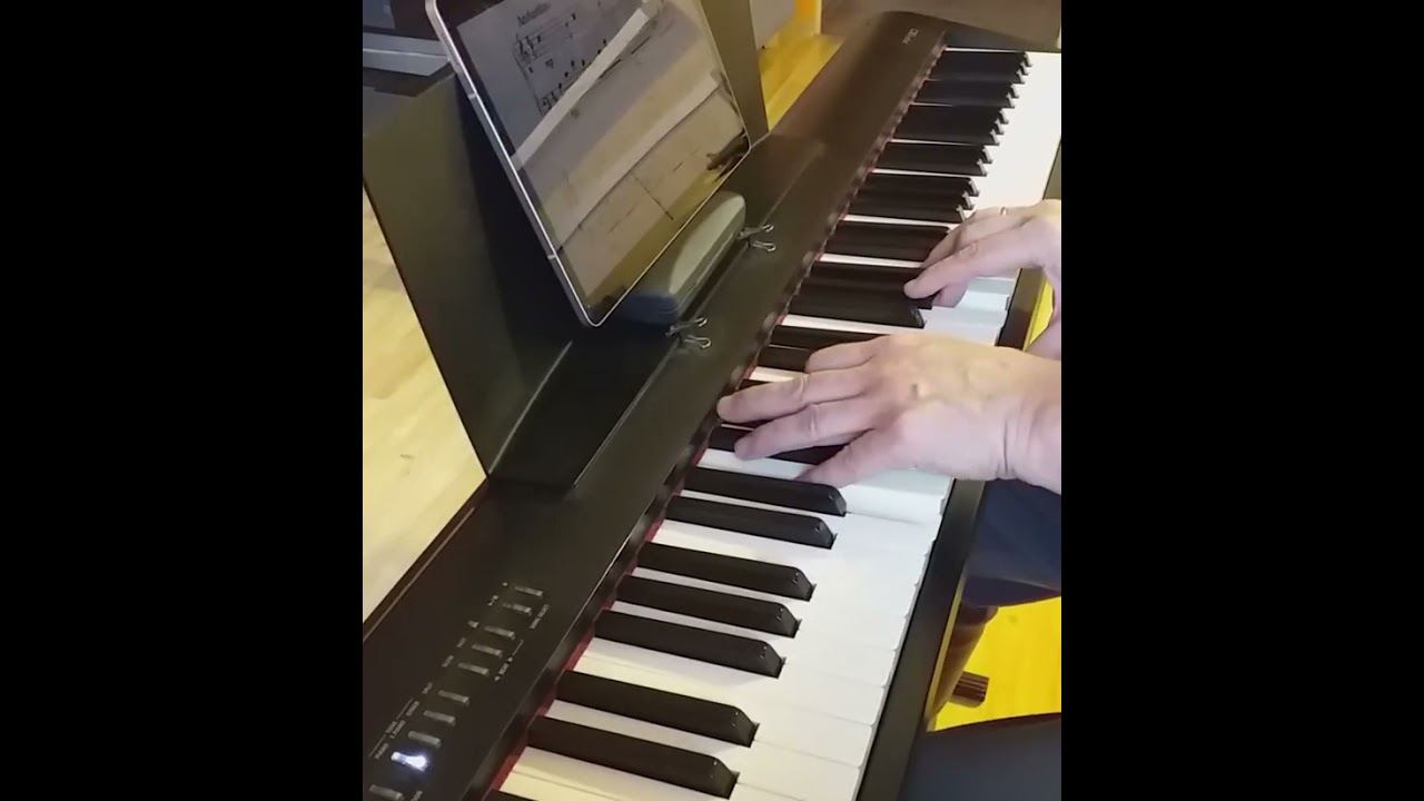 UNE VIE DE AMOUR - Charles Aznavour, music of Georges Garvarentz