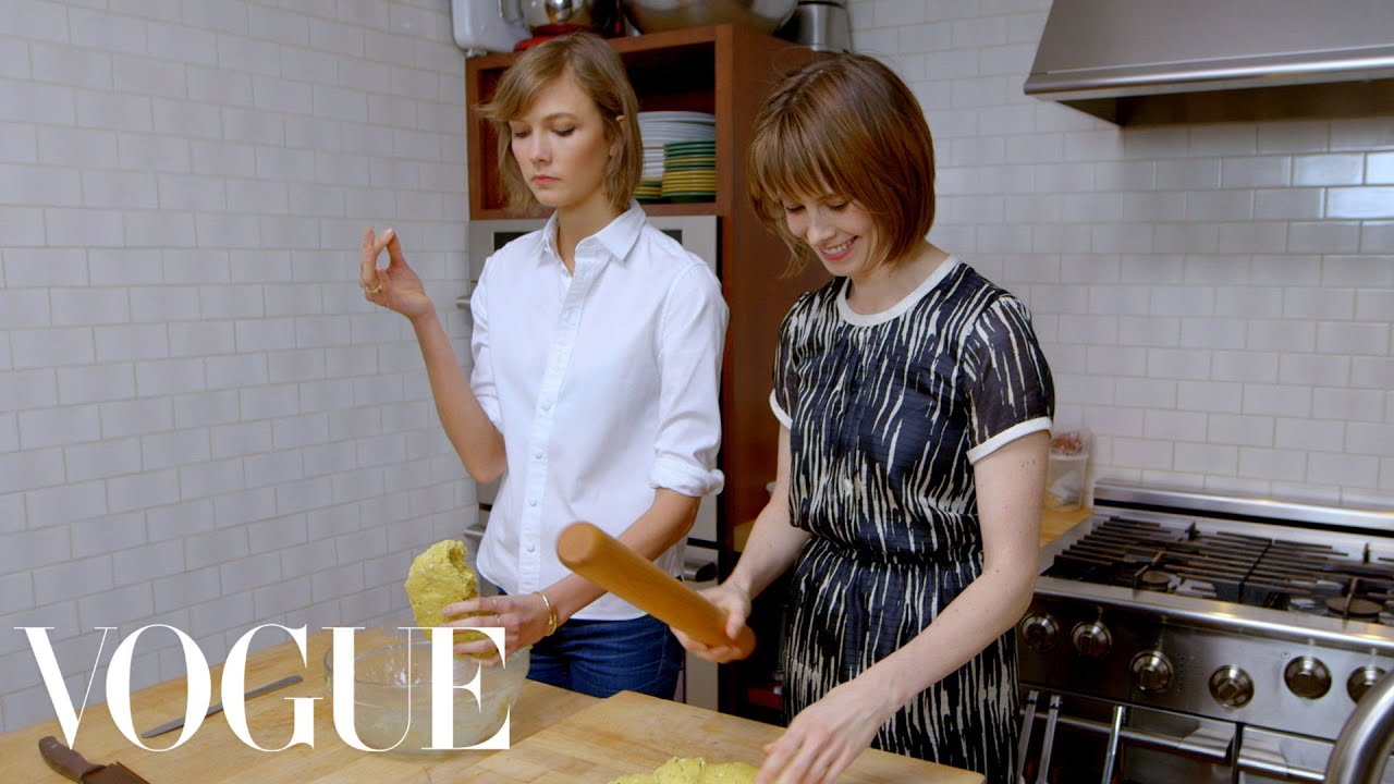 How To Bake Oatmeal Scones With Karlie Kloss - Elettra's Goodness - Vogue