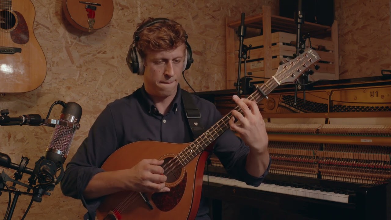 Ward Dhoore - Bobby (Live at Mandolin Mondays)