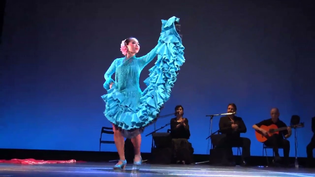 フラメンコ　アレグリアス　バタデコーラ、マントン　Alegrias　bata de cola y mantón　　橋田佳奈　KANA  MENDOZA