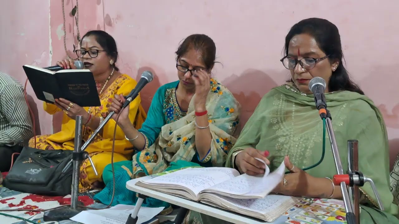 मईया रानी जो आने का वादा करो , मैं यूँ ही रोज कुटिया सजाता रहूं ।