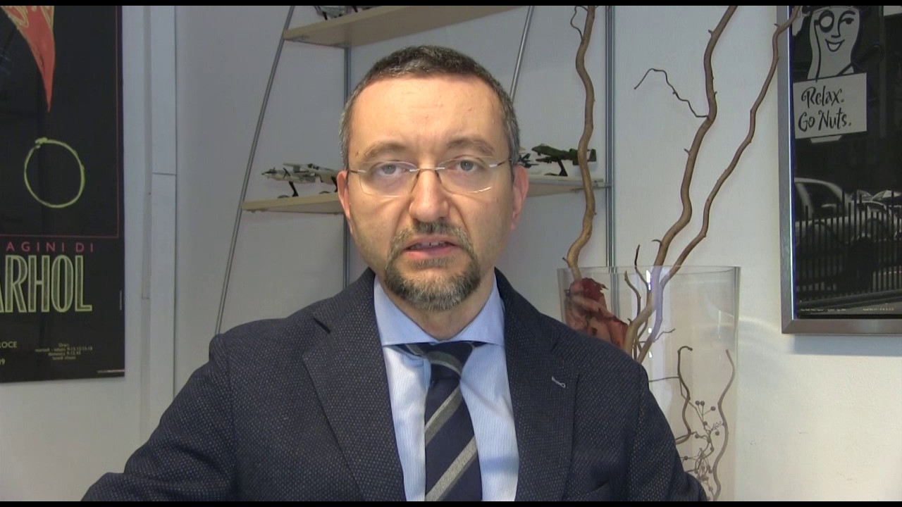 Come si esegue l'iniezione intrarticolare?