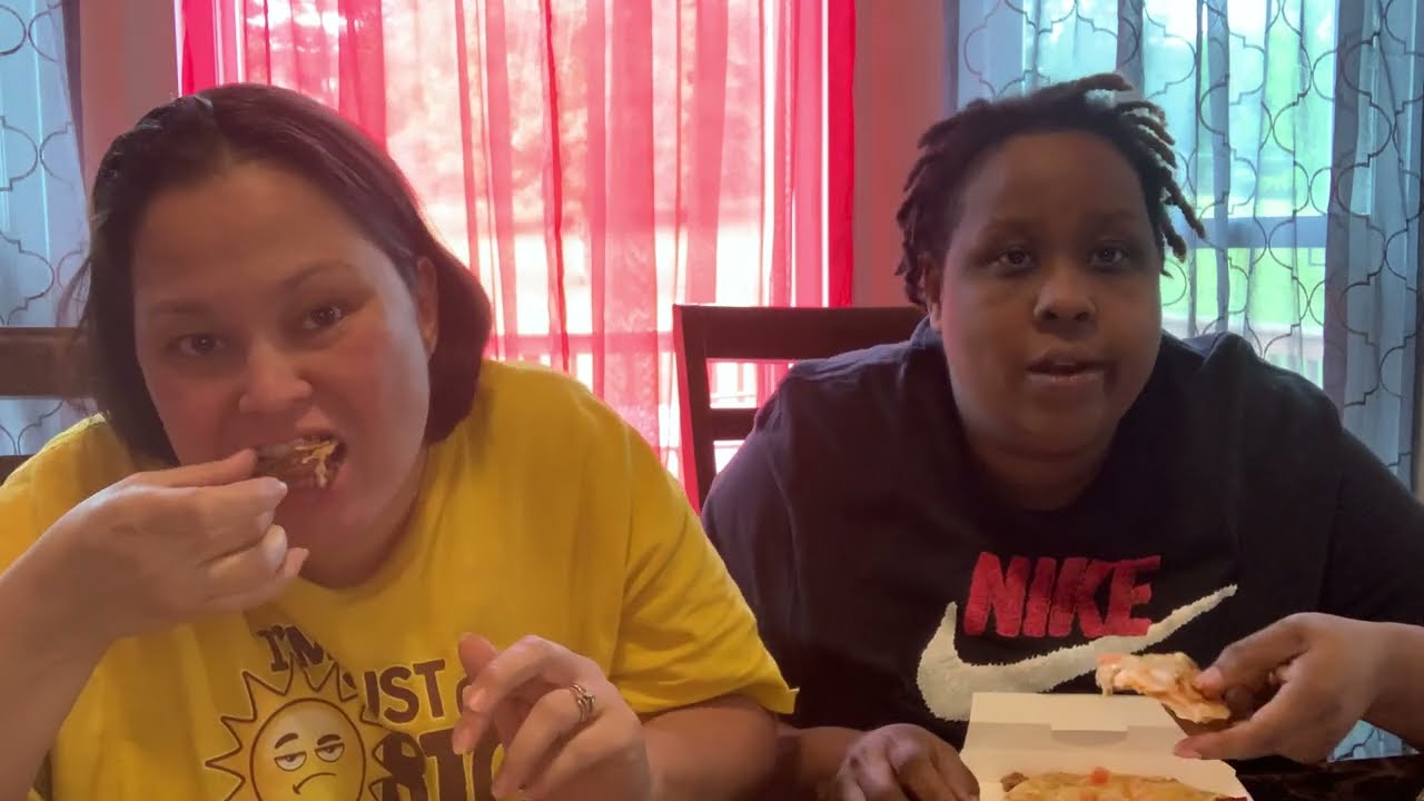 Taco Bell Mexican Pizza Mukbang and Review