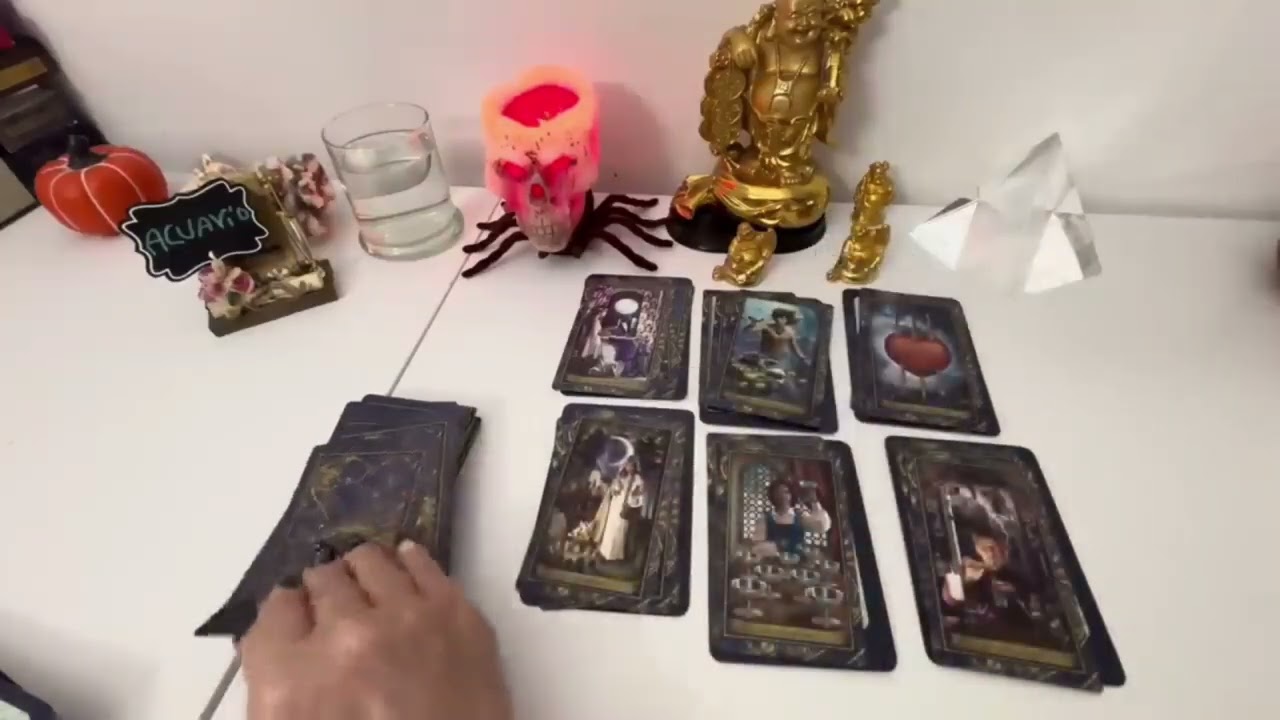 Acuario 🧜🏻💰💰Alguien ￼regresa a tus pies de nuevo sorpresa, inesperada llega hacia ti, dinero llega￼