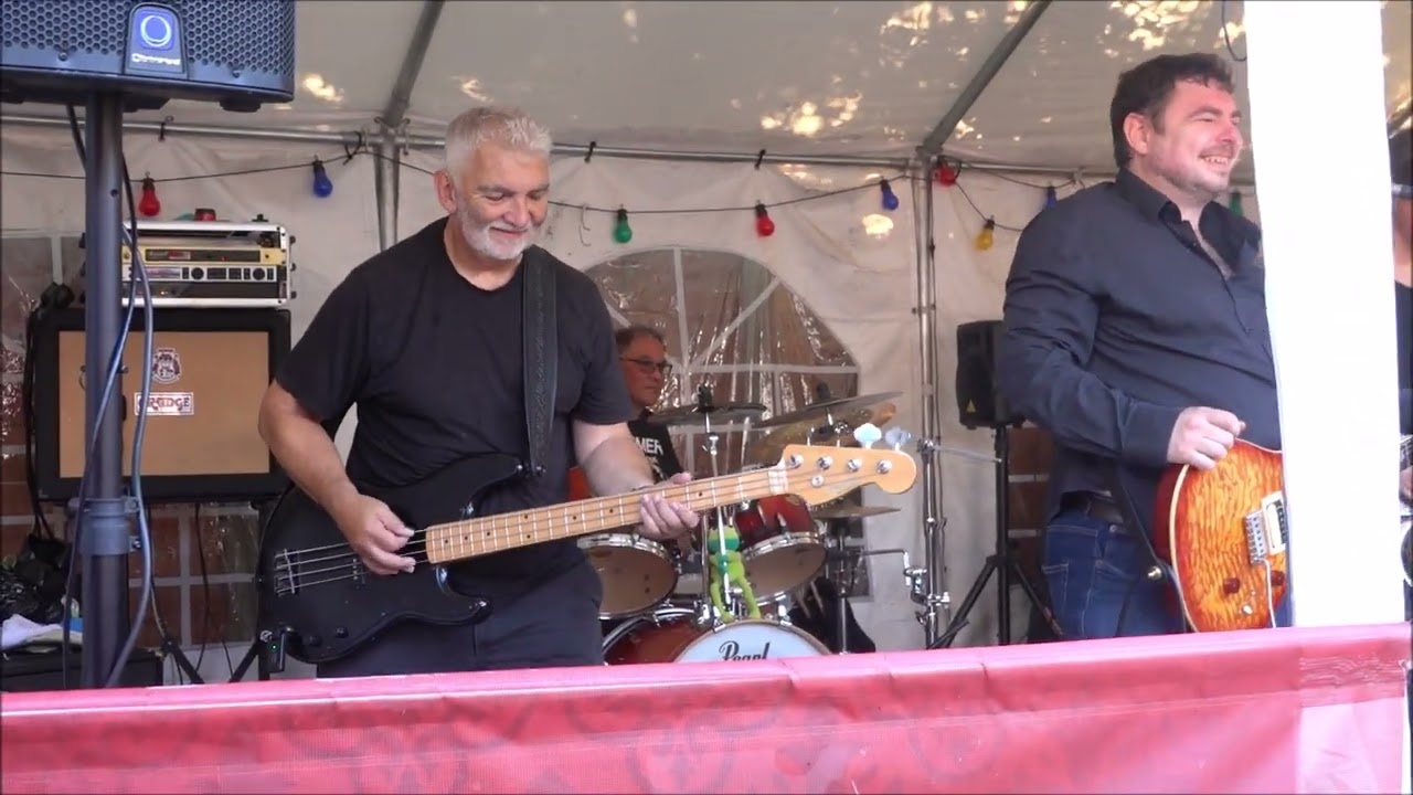 Back 2 Nothing performing at The Stile, Shirley, Southampton on Saturday 27th July 2024'