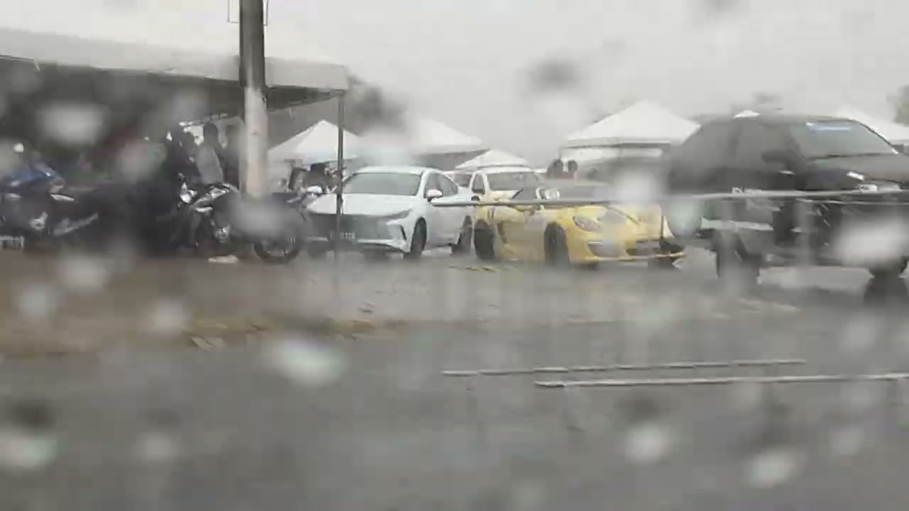 Final de semana na casa da minha irmã olha que chuva ☂️🇧🇷🔥