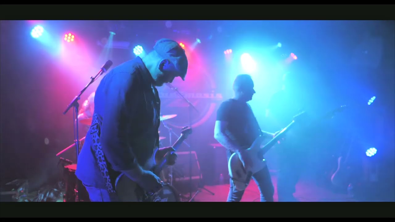 BLUEZMOSIS live @ The Crossover -  Mr D