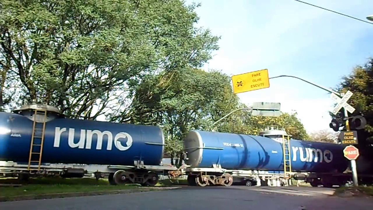 Trem da Capina Qu&iacute;mica Rumo / ALL no Ramal de Curitiba - Rio Branco do Sul