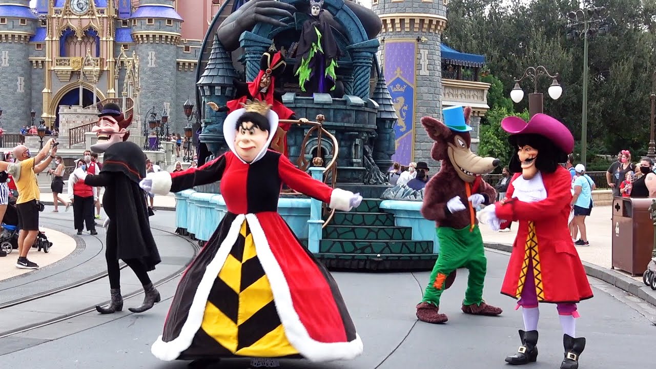 Disney Villains Halloween Cavalcade 2020 with Maleficent, Big Bad Wolf, Evil Queen+ - Magic Kingdom