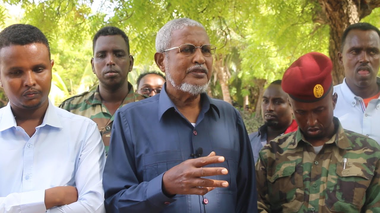 Senator Muuse Suudi “Farmaajo sharci kuma fadhiyo, ha ka soo baxo Villa Somalia”