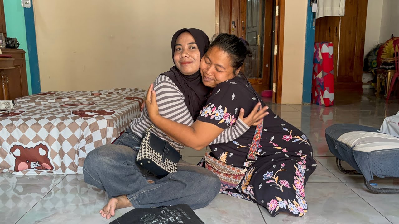 DIDOLANI ANAK WEDOK MBAK PALUPI KARO DIGAWAKNO REJEKI KANGGO MAK E-maturnuwun yo nduk sehat selalu😘🥰