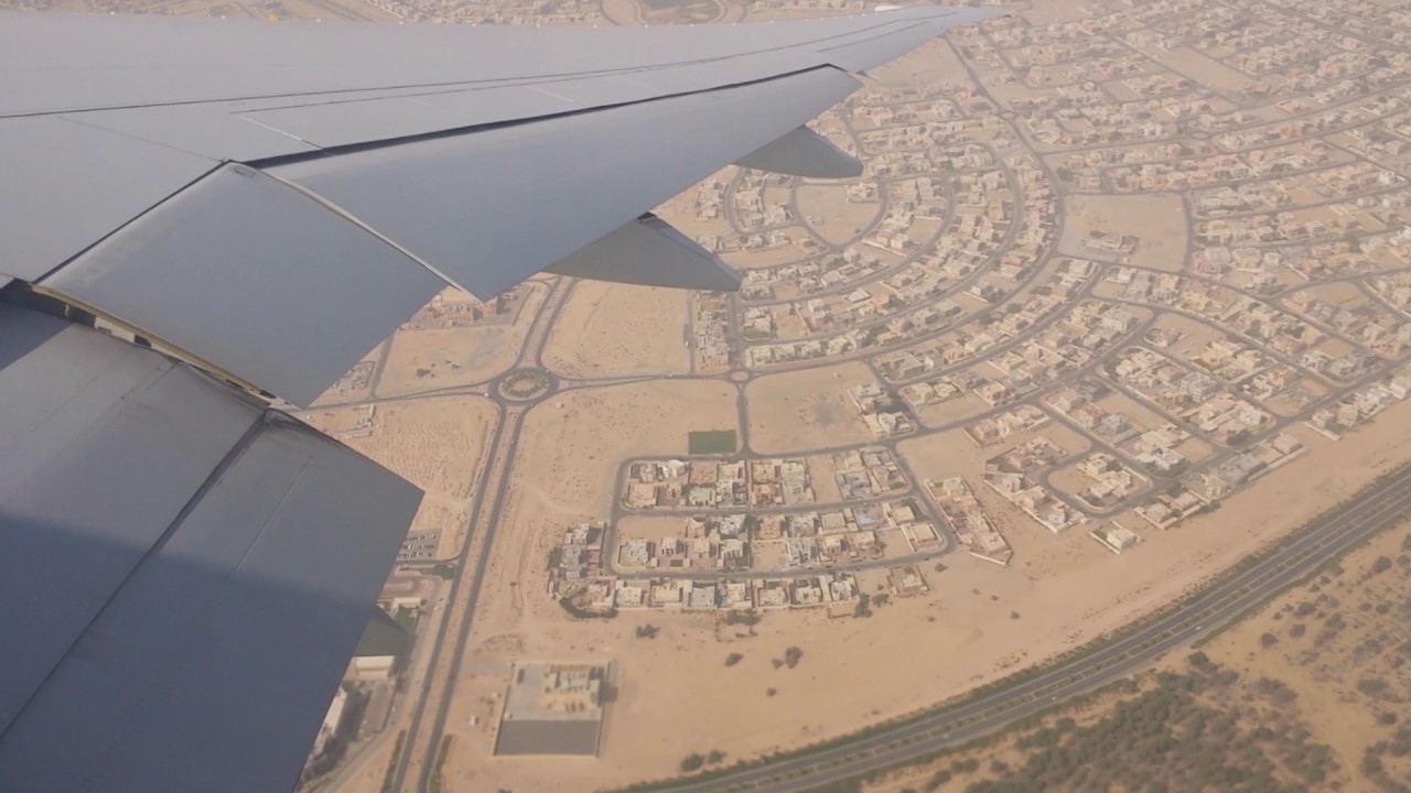 Emirates Boeing 777-300er || Dubai to Bologna take-off and landing (DXB - BLQ)