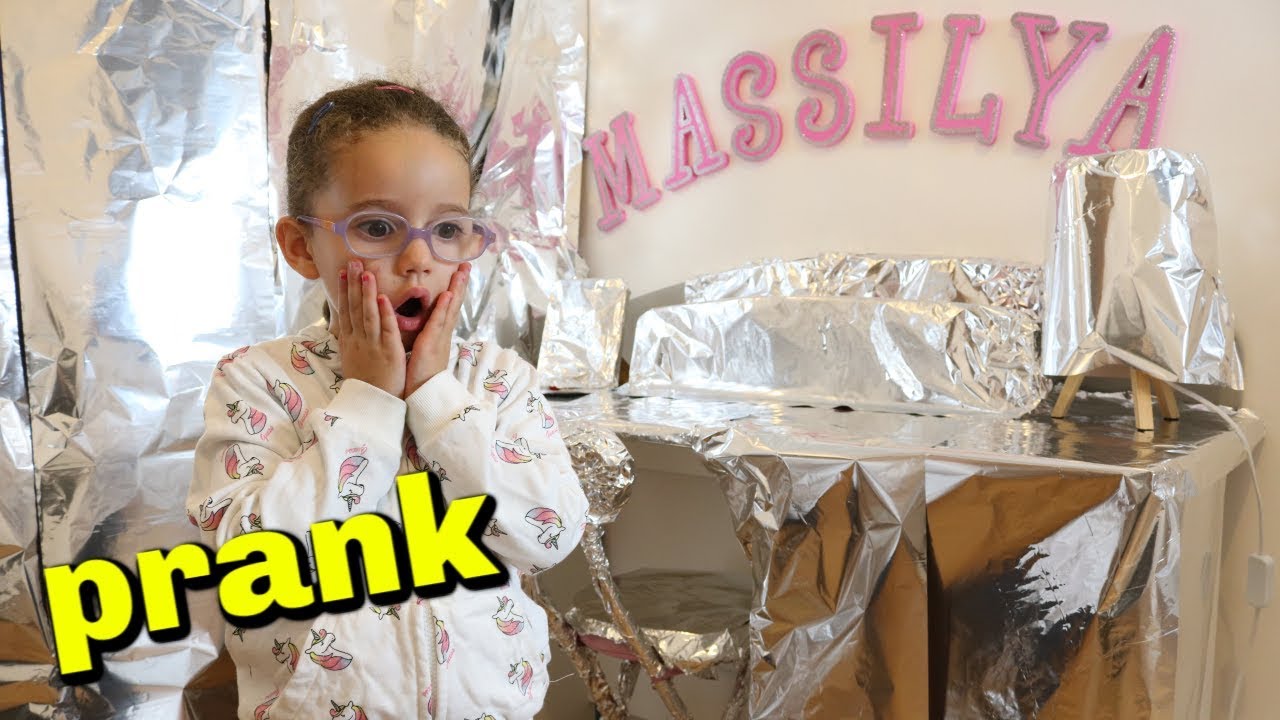 PRANK STORY - La chambre en papier aluminium de Massilya 😜