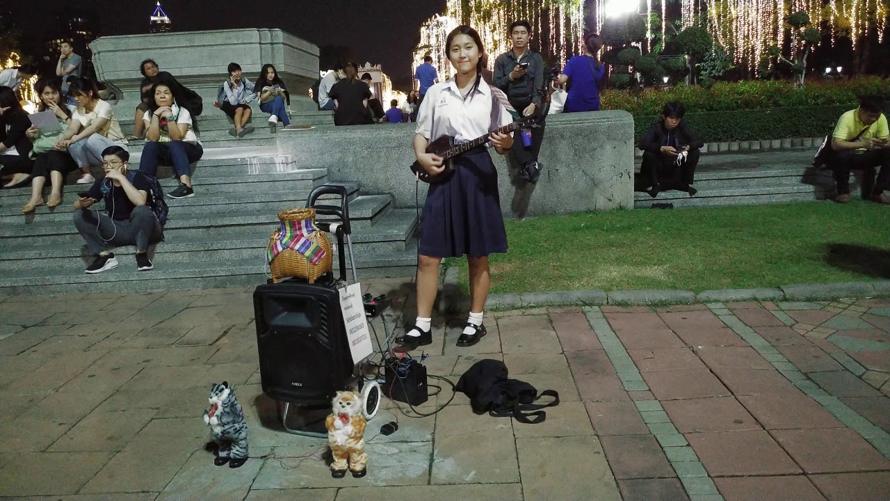 น้องเมย์ ลำเพลิน ดีดพิณงานกาชาดที่สวนลุมพินี วันจันทร์ที่18/11/62 เสียง360°โปรดใส่หูฟัง