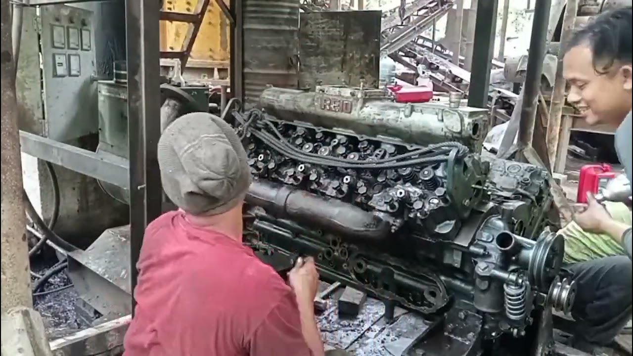 Timelaps bongkar pasang mesin Nissan RE10 #nissan #diesel #mesin #assembly #re10