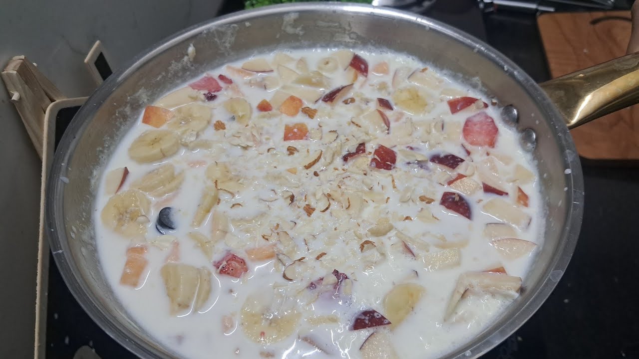 ऐसा फ्रूट सॅलड खाओगे तो रोज ही खाना लगेगा | Fruit Salad Recipe | Tasty fruits Custard | Fruit Salad 