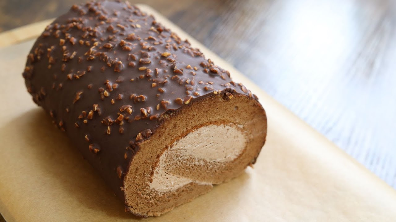 Bánh cuộn socola phủ hạt | Crispy chocolate roll cake | Biến tấu hấp dẫn cho món bánh cuộn socola