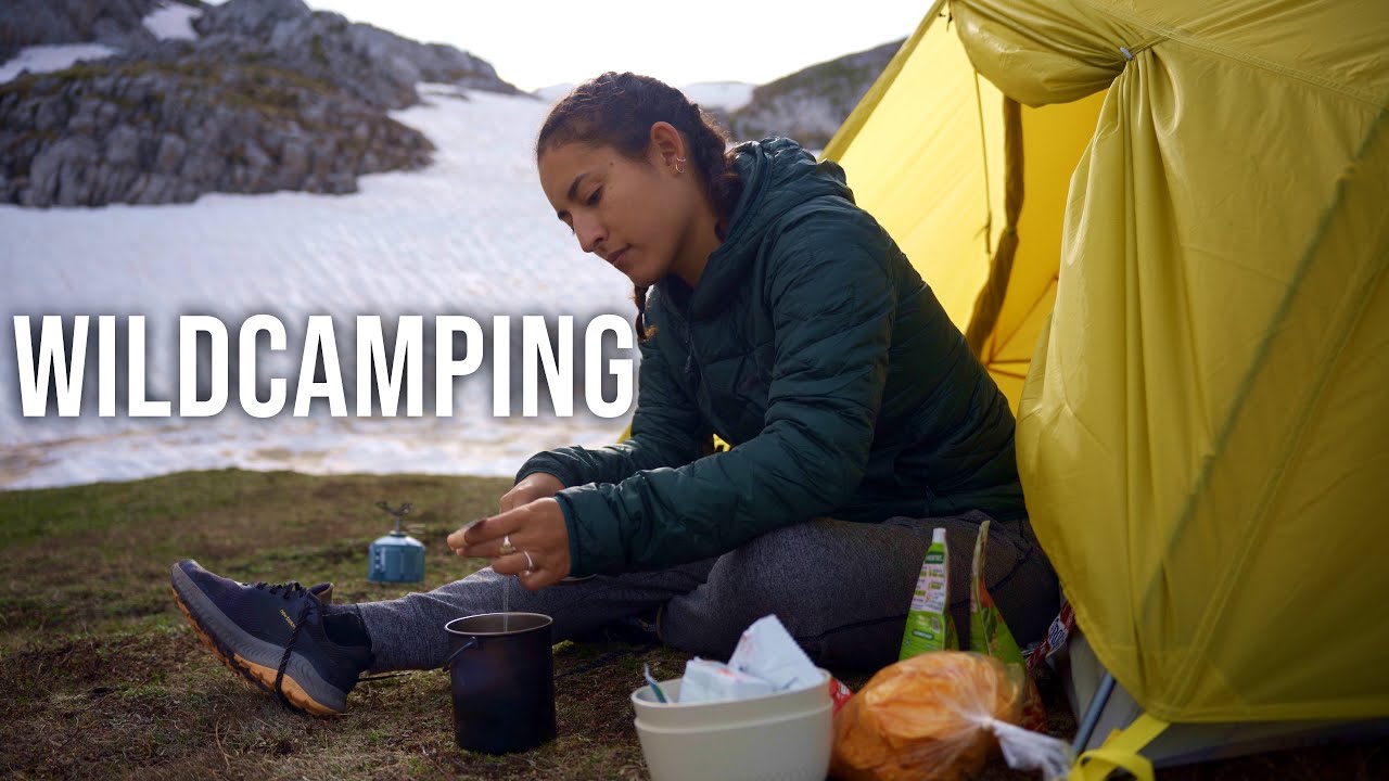 Wildcamping in the Swiss Alps – My First Night Sleeping on Top of a Mountain
