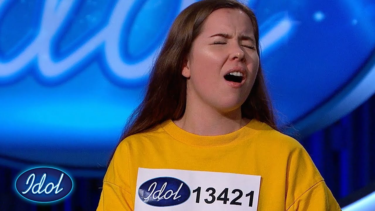 Solstrålen Kamilla rører dommerne til tårer med sin cover av Eva Weel Skram | Idol Norge 2018
